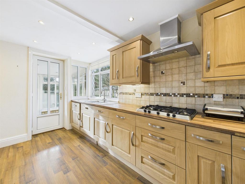Kitchen:
