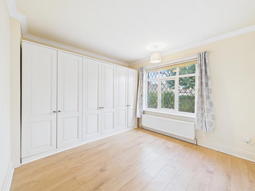 Bedroom: