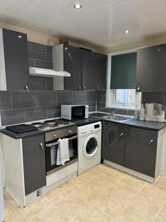 Studio to rent, London, E15
