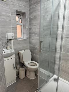 Studio to rent, London, E15