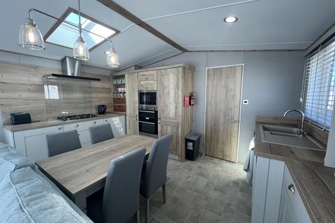 2 bedroom static caravan for sale, Suffolk Sands, Felixstowe IP11