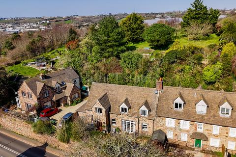 4 bedroom semi-detached house for sale, La Rue A Don, Grouville, Jersey. JE3 9GD