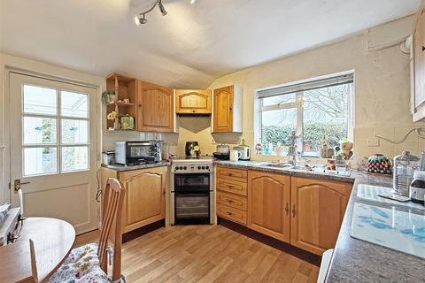 3 bedroom semi-detached house for sale, Berwick Avenue, Shrewsbury
