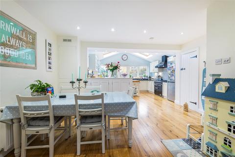 3 Gamlen Road, London, SW15 1AB