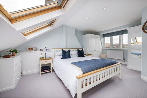 3 Gamlen Road, London, SW15 1AB