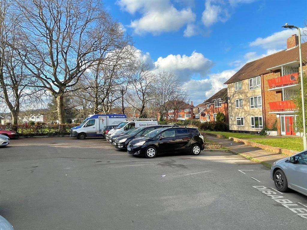 Street Scene/Parking