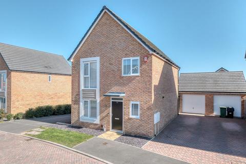 15 Lancaster Way, Cofton Hackett, Birmingham, B45 8FZ