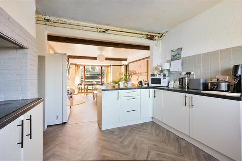 16 Ruden Way, Epsom, KT17 3LN