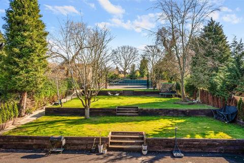 16 Ruden Way, Epsom, KT17 3LN