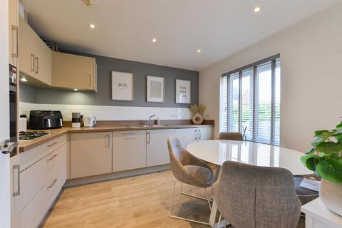 3 bedroom semi-detached house for sale, Greystone Square, Peters Village, Wouldham