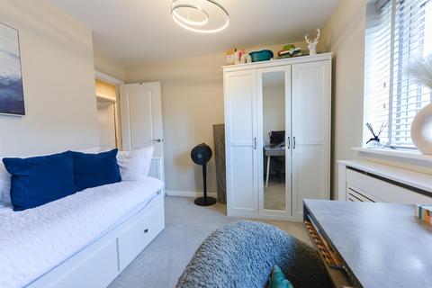 16 Greystone Square, Wouldham, Rochester, ME1 3FQ