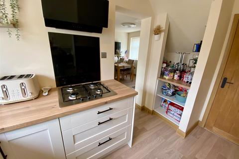 160 Keldregate, Huddersfield, HD2 1TE