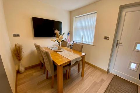160 Keldregate, Huddersfield, HD2 1TE