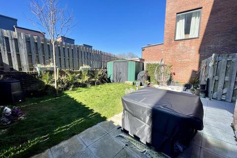 7 Grays Crescent, Newhaven, BN9 9FE