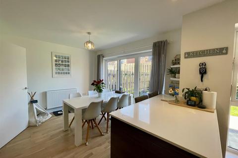 7 Grays Crescent, Newhaven, BN9 9FE