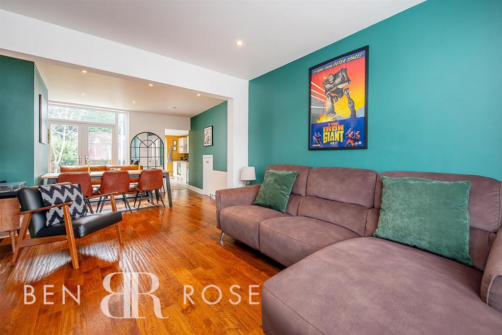 Lounge/Dining Room
