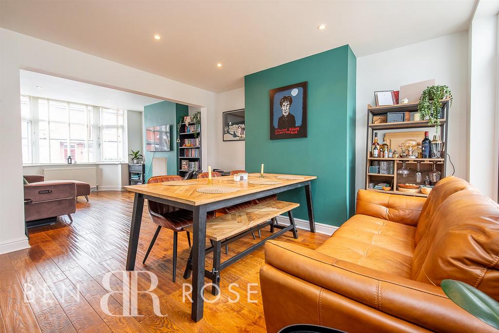 Lounge/Dining Room