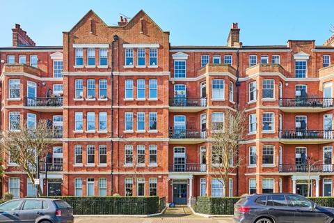 3 bedroom flat to rent, Albert Bridge Road London SW11