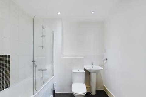 2 bedroom flat to rent, Bell Barn Road, Birmingham B15