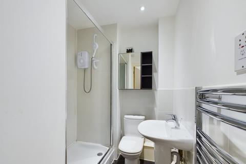 2 bedroom flat to rent, Bell Barn Road, Birmingham B15
