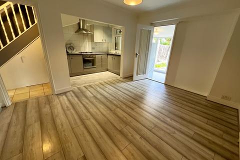 4 bedroom terraced house to rent, Sheppey Road, Dagenham RM9