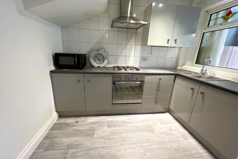 4 bedroom terraced house to rent, Sheppey Road, Dagenham RM9