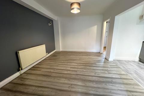 4 bedroom terraced house to rent, Sheppey Road, Dagenham RM9