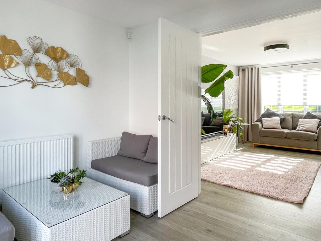 Diner-to-Living-Room
