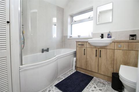 15 Blackdown Crescent, Havant, PO9 5AZ