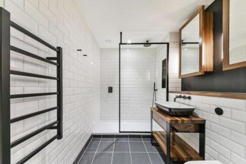 Apartment to rent, Emery Way, London E1W