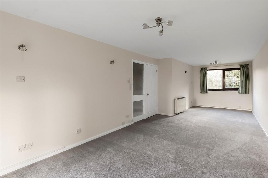 13-Oakleigh-Court-10.jpg