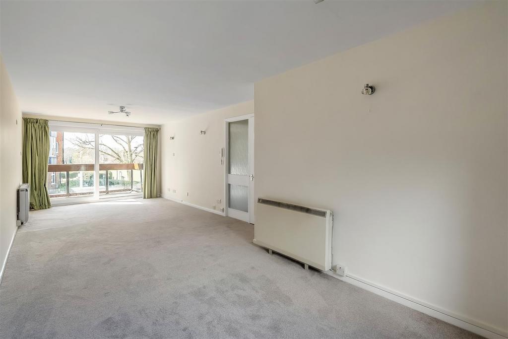 13-Oakleigh-Court-7.jpg
