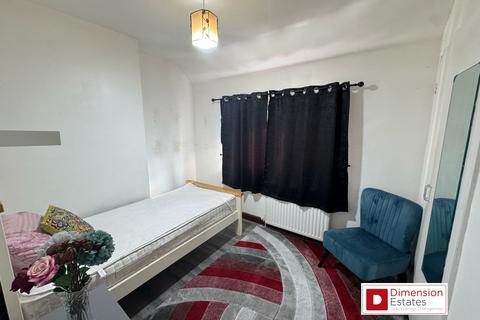 1 bedroom in a house share to rent, Dawson Gardens,  Upney, Barking, IG11