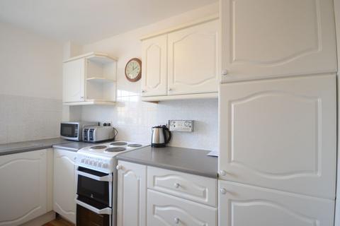 2 bedroom flat to rent, Alma Road, Windsor, SL4