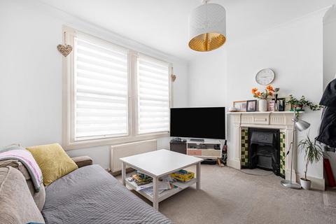 2 bedroom flat for sale, Martell Road, London, SE21