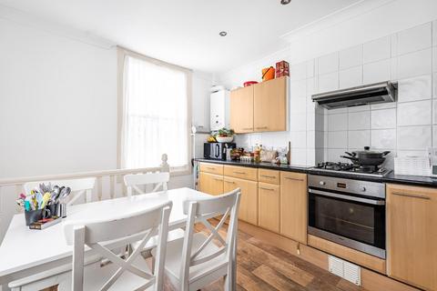 2 bedroom flat for sale, Martell Road, London, SE21