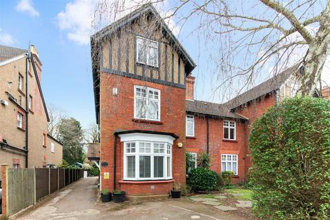 19a Worple Road, Epsom, KT18 5EP