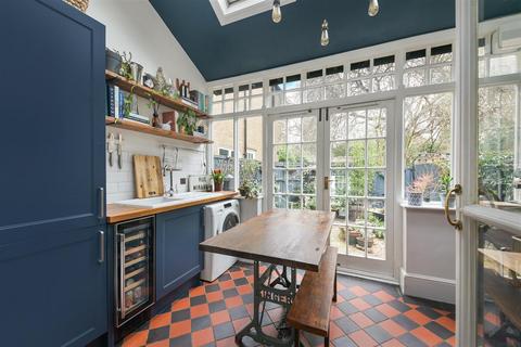 19a Worple Road, Epsom, KT18 5EP