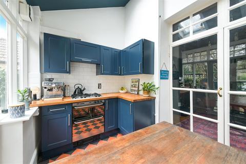 19a Worple Road, Epsom, KT18 5EP