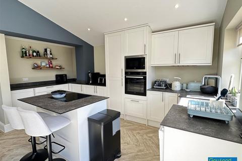 4 bedroom detached house for sale, Darlington Road, Hartburn, TS18 5BD