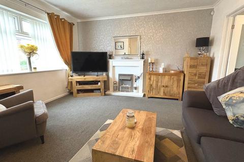 14 Chatsworth Close, Shaw, Oldham, OL2 8EB