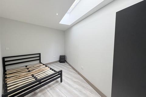 1 bedroom flat to rent, Ballards Lane, London, N12