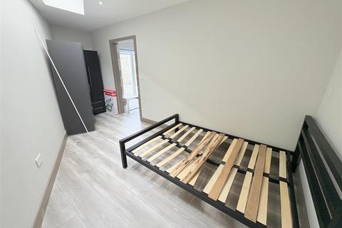 1 bedroom flat to rent, Ballards Lane, London, N12
