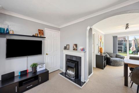 28 Wheatsheaf Close, Horsham, RH12 5TH