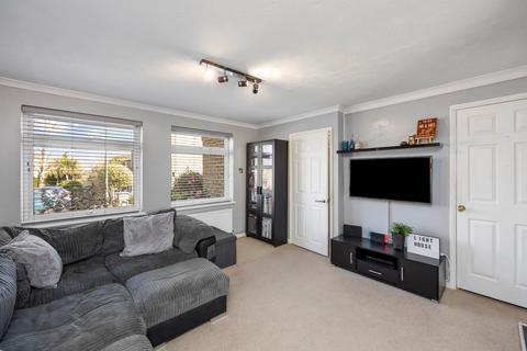 28 Wheatsheaf Close, Horsham, RH12 5TH
