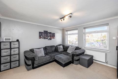 28 Wheatsheaf Close, Horsham, RH12 5TH