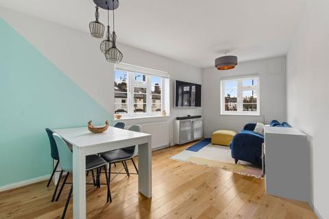 142a East End Road, London, N2 0RZ