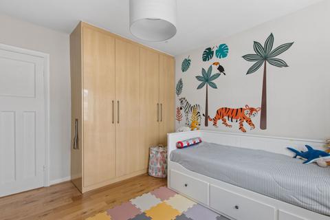 142a East End Road, London, N2 0RZ