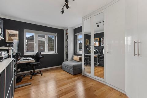 142a East End Road, London, N2 0RZ