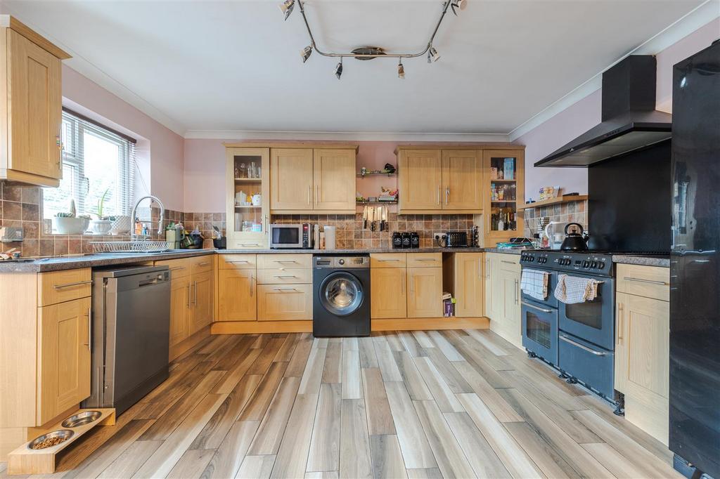 Kitchen breakfast room